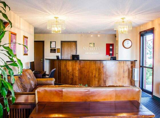 Econo Lodge is a family friendly hotel in Longmont, Colorado (CO)