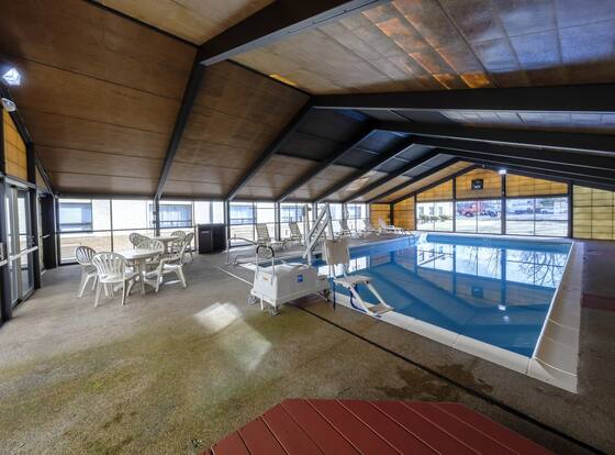 Red Roof Inn & Suites Newburgh – Stewart Airport/ West Point is a family friendly hotel in Firthcliffe, New York (NY)