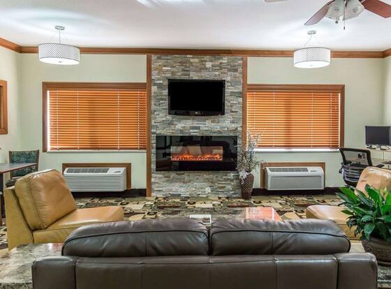 Quality Inn at Collins Road - Cedar Rapids is a family friendly hotel in Cedar Rapids, Iowa (IA)