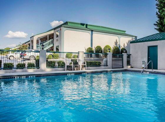 Quality Inn & Suites Stockbridge Atlanta South I-75 is a family friendly hotel in Stockbridge, Georgia (GA)