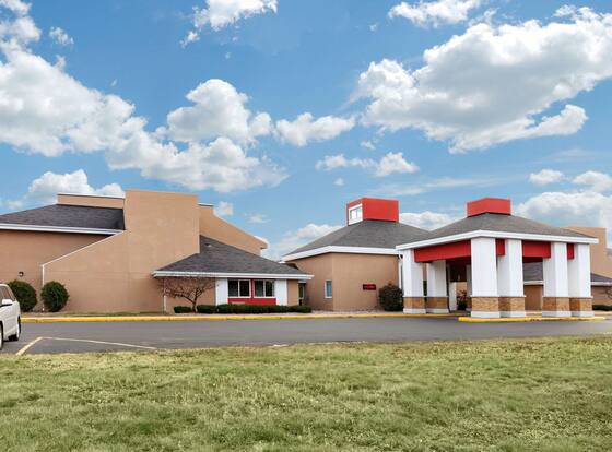  Econo Lodge Wausau - Rothschild is a family friendly hotel in Rothschild, Wisconsin (WI)