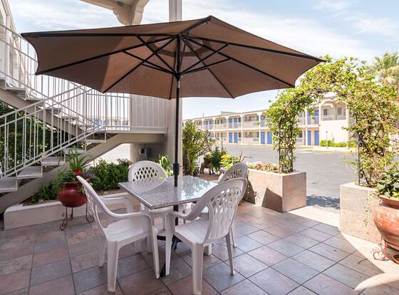Motel 6 El Paso, TX - Airport - Fort Bliss is a family friendly hotel in El Paso, Texas (TX)