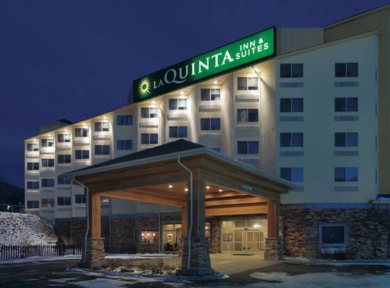 La Quinta Inn & Suites by Wyndham Butte is a family friendly hotel in Butte, Montana (MT)