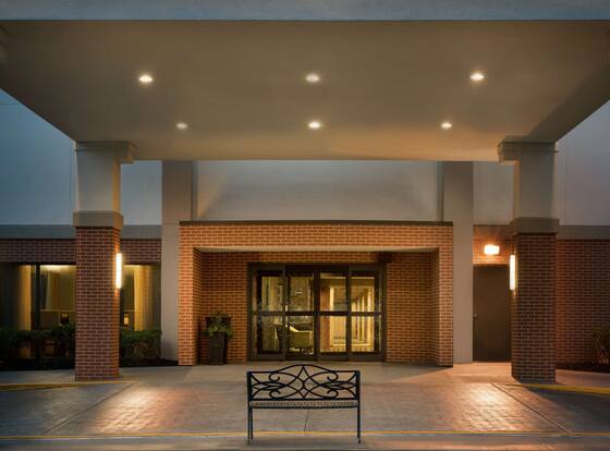Hampton Inn Philadelphia Mt. Laurel is a family friendly hotel in Ramblewood, New Jersey (NJ)
