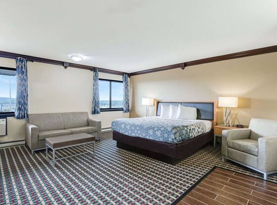 Econo Lodge Madison East is a family friendly hotel in Madison, Wisconsin (WI)