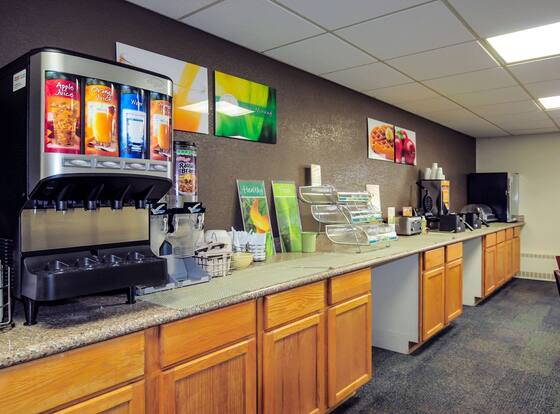 Quality Inn Stadium Area is a family friendly hotel in Green Bay, Wisconsin (WI)