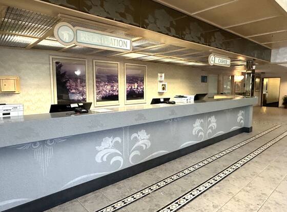 Sojourn Suites Portland Airport is a family friendly hotel in Portland, Oregon (OR)