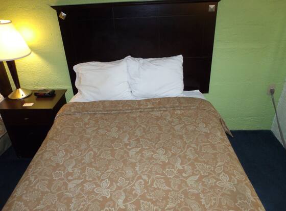 Relax Inn is a family friendly hotel in Davenport, Iowa (IA)