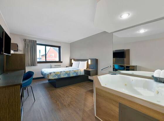 Motel 6 Cedar Rapids, IA - Airport is a family friendly hotel in Cedar Rapids, Iowa (IA)