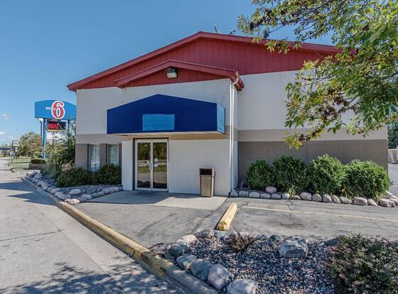 Motel 6 La Crosse, WI is a family friendly hotel in La Crosse, Wisconsin (WI)