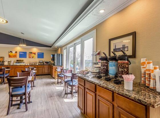 Comfort Inn - Independence  is a family friendly hotel in Independence, Ohio (OH)