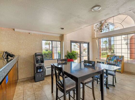 Econo Lodge Moreno Valley is a family friendly hotel in Moreno Valley, California (CA)