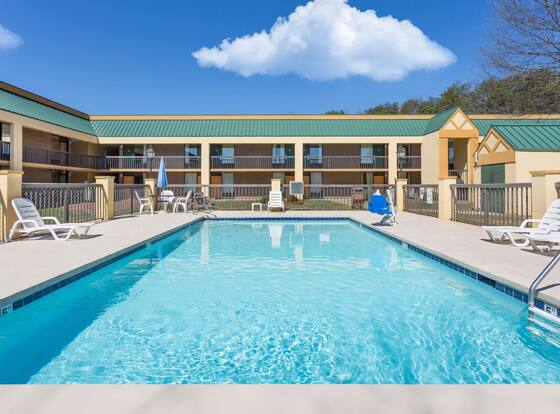 Days Inn by Wyndham Mocksville is a family friendly hotel in Mocksville, North Carolina (NC)