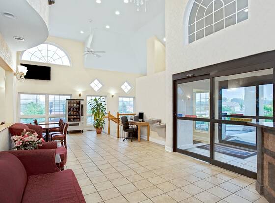 Howard Johnson by Wyndham Blackwood Near Philadelphia is a family friendly hotel in Blackwood, New Jersey (NJ)