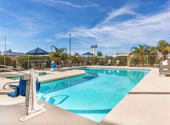 Comfort Inn West Phoenix at 27th Ave and I-I0 is a family friendly hotel in Phoenix, Arizona (AZ)