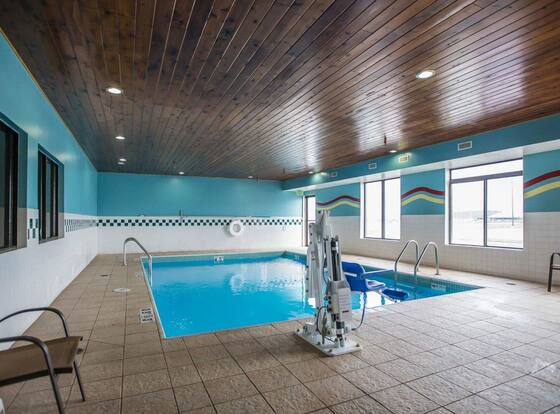 Quality Inn Peru near Starved Rock State Park is a family friendly hotel in Peru, Illinois (IL)