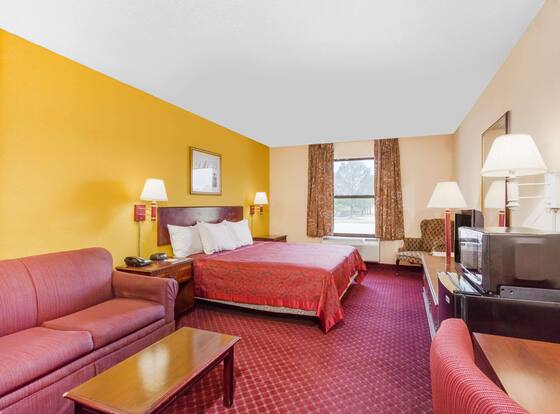Days Inn by Wyndham Tappahannock is a family friendly hotel in Tappahannock, Virginia (VA)