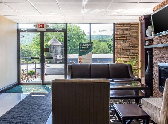Quality Inn near Mountain Creek is a family friendly hotel in Highland Lakes, New Jersey (NJ)
