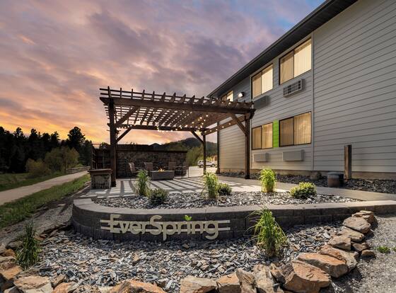 EverSpring Inn & Suites is a family friendly hotel in Hill City, South Dakota (SD)