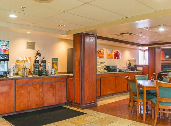 Quality Inn & Suites Detroit Metro Airport is a family friendly hotel in Romulus, Michigan (MI)