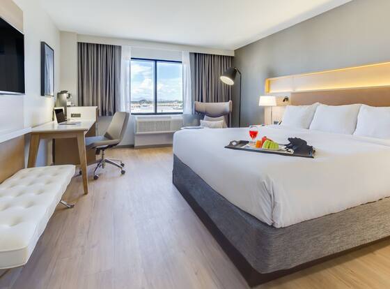 Radisson Hotel Phoenix Airport is a family friendly hotel in Phoenix, Arizona (AZ)