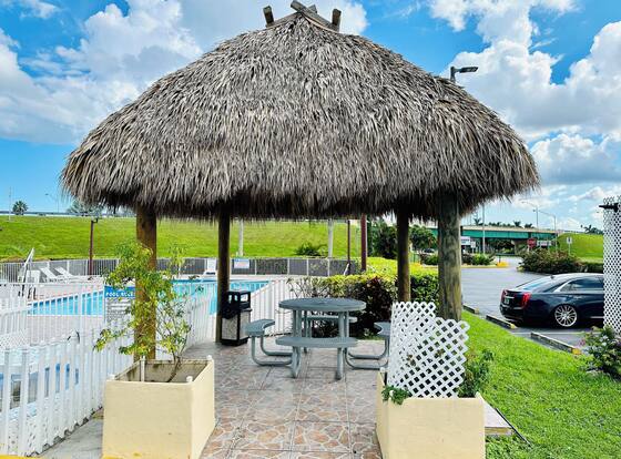 Belmont Inn & Suites is a family friendly hotel in Florida City, Florida (FL)