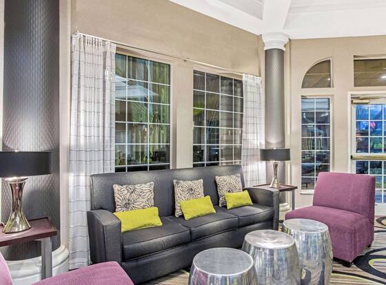 La Quinta Inn & Suites by Wyndham Birmingham Homewood is a family friendly hotel in Birmingham, Alabama (AL)