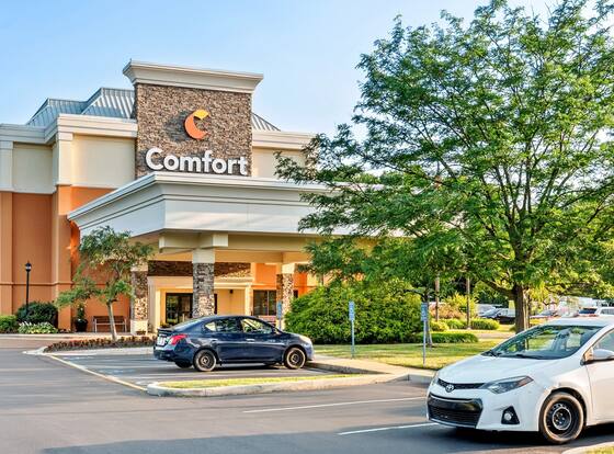 Comfort Inn & Suites Newark - Wilmington is a family friendly hotel in Newark, Delaware (DE)
