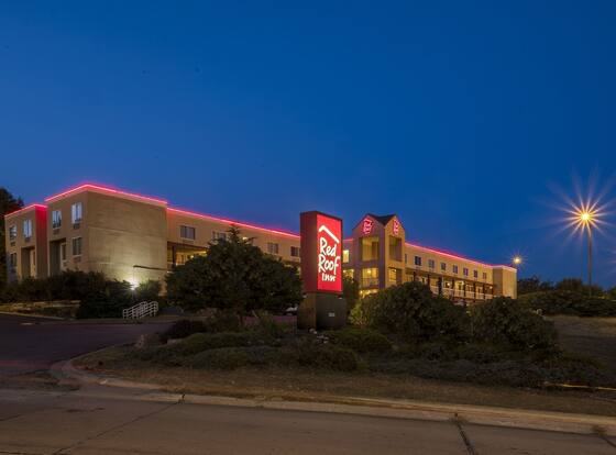 Cedar Rapids Inn is a family friendly hotel in Cedar Rapids, Iowa (IA)