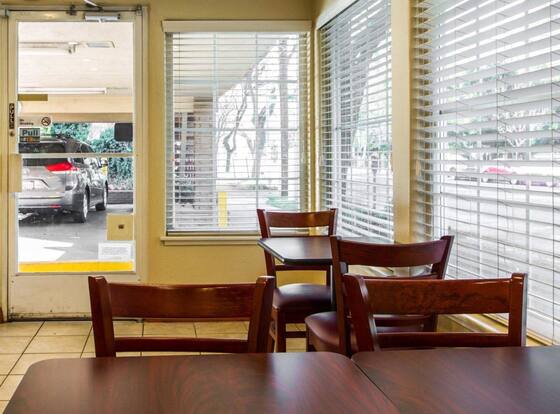 Econo Lodge Sacramento Convention Center is a family friendly hotel in Sacramento, California (CA)