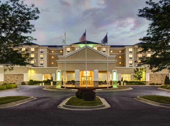 Holiday Inn Indianapolis Carmel by IHG is a family friendly hotel in Carmel, Indiana (IN)