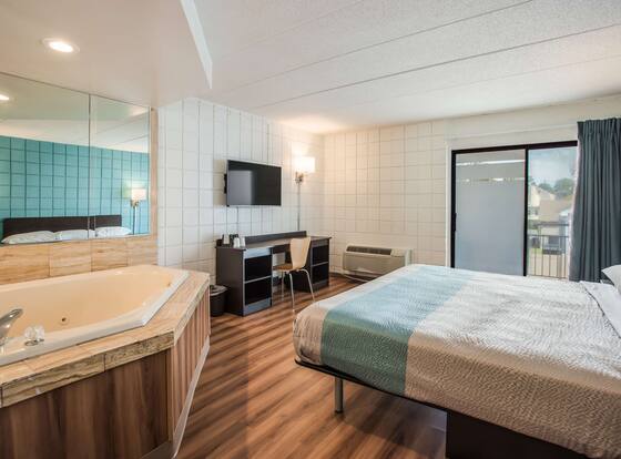 Motel 6 Somers Point, NJ - Ocean City - Wild Wood Beach is a family friendly hotel in Somers Point, New Jersey (NJ)
