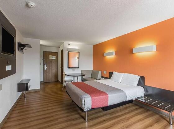 Motel 6 Omaha, NE is a family friendly hotel in Omaha, Nebraska (NE)