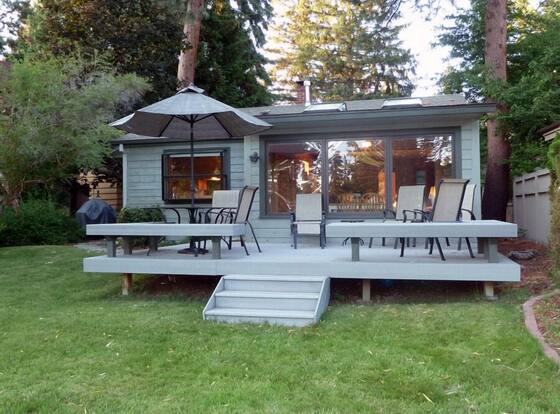 Mirror Pond 2 Bedroom Bungalow by RedAwning is a family friendly hotel in Bend, Oregon (OR)