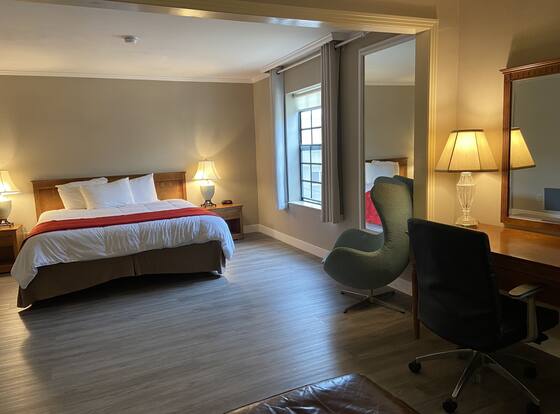 Ramada by Wyndham Los Angeles/Koreatown West is a family friendly hotel in Los Angeles, California (CA)