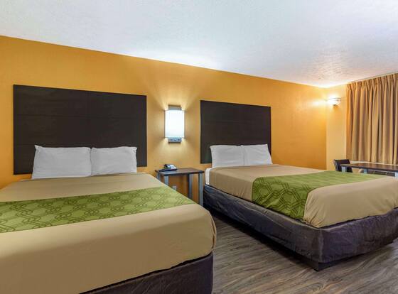 Econo Lodge North is a family friendly hotel in Nashville, Tennessee (TN)