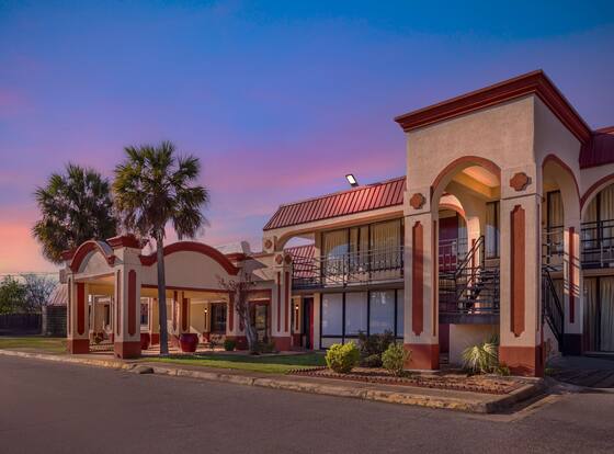 Red Roof Inn Montgomery - Midtown is a family friendly hotel in Montgomery, Alabama (AL)