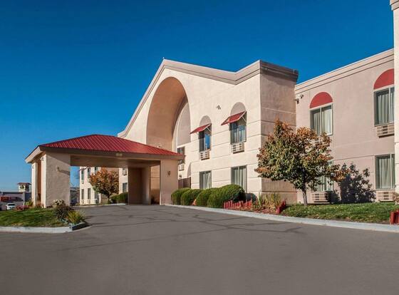 Quality Inn & Suites Farmington is a family friendly hotel in Farmington, New Mexico (NM)