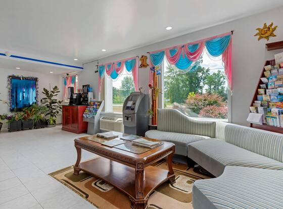 Rodeway Inn & Suites New Paltz - Hudson Valley is a family friendly hotel in Tillson, New York (NY)