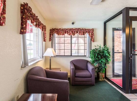 Econo Lodge & Suites is a family friendly hotel in Brinkley, Arkansas (AR)
