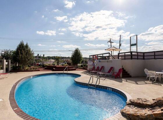 Econo Lodge Grenada is a family friendly hotel in Grenada, Mississippi (MS)
