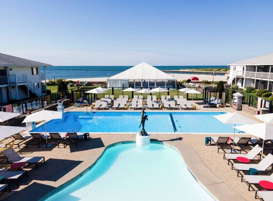 Red Jacket Beach Resort is a family friendly hotel in South Yarmouth, Massachusetts (MA)