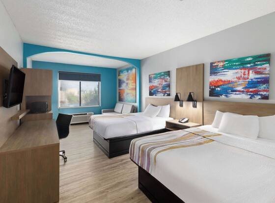 La Quinta Inn by Wyndham Decatur is a family friendly hotel in Decatur, Alabama (AL)