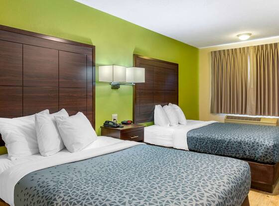 Econo Lodge West - Coors Blvd is a family friendly hotel in Albuquerque, New Mexico (NM)