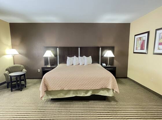Whitney Inn & Suites is a family friendly hotel in Quinnipiac University, Connecticut (CT)