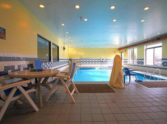 Geneva Motel Inn is a family friendly hotel in St. Charles, Illinois (IL)
