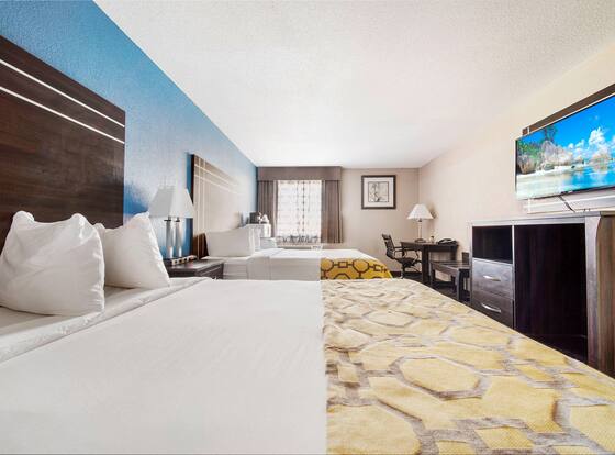 Baymont by Wyndham Muncie Near Ball State University is a family friendly hotel in Muncie, Indiana (IN)