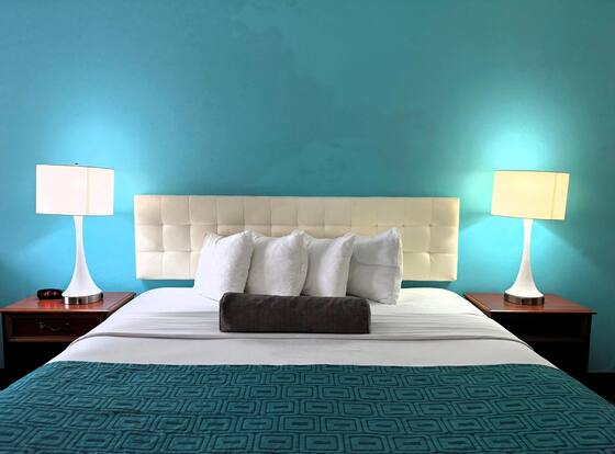 Howard Johnson by Wyndham Evansville East is a family friendly hotel in Evansville, Indiana (IN)