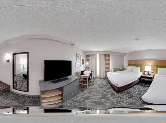 Wingate by Wyndham Lincoln Airport East is a family friendly hotel in Lincoln, Nebraska (NE)