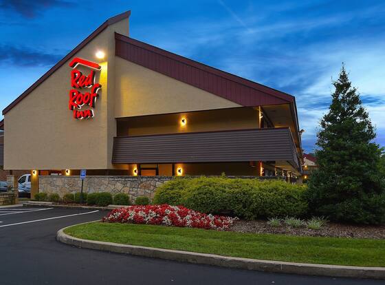 Red Roof Inn Louisville East - Hurstbourne is a family friendly hotel in Louisville, Kentucky (KY)